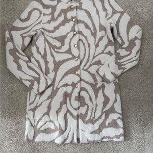 Tahari Beige and White Patterned Cardigan